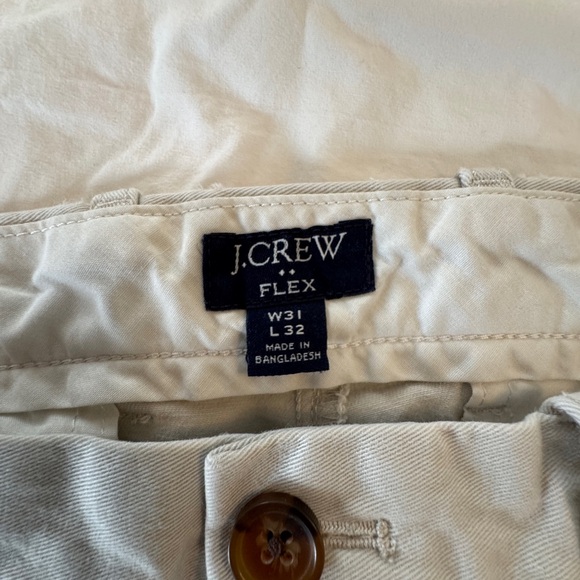 J Crew Men’s khakis Flex Slim 31/32 in stone color - Picture 2 of 4
